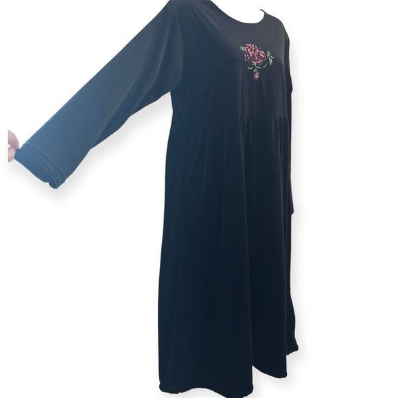 SHENANIGANS Vintage Black Velvet Embroidered Rose Long Sleeve Midi Babydoll M - Picture 3 of 10